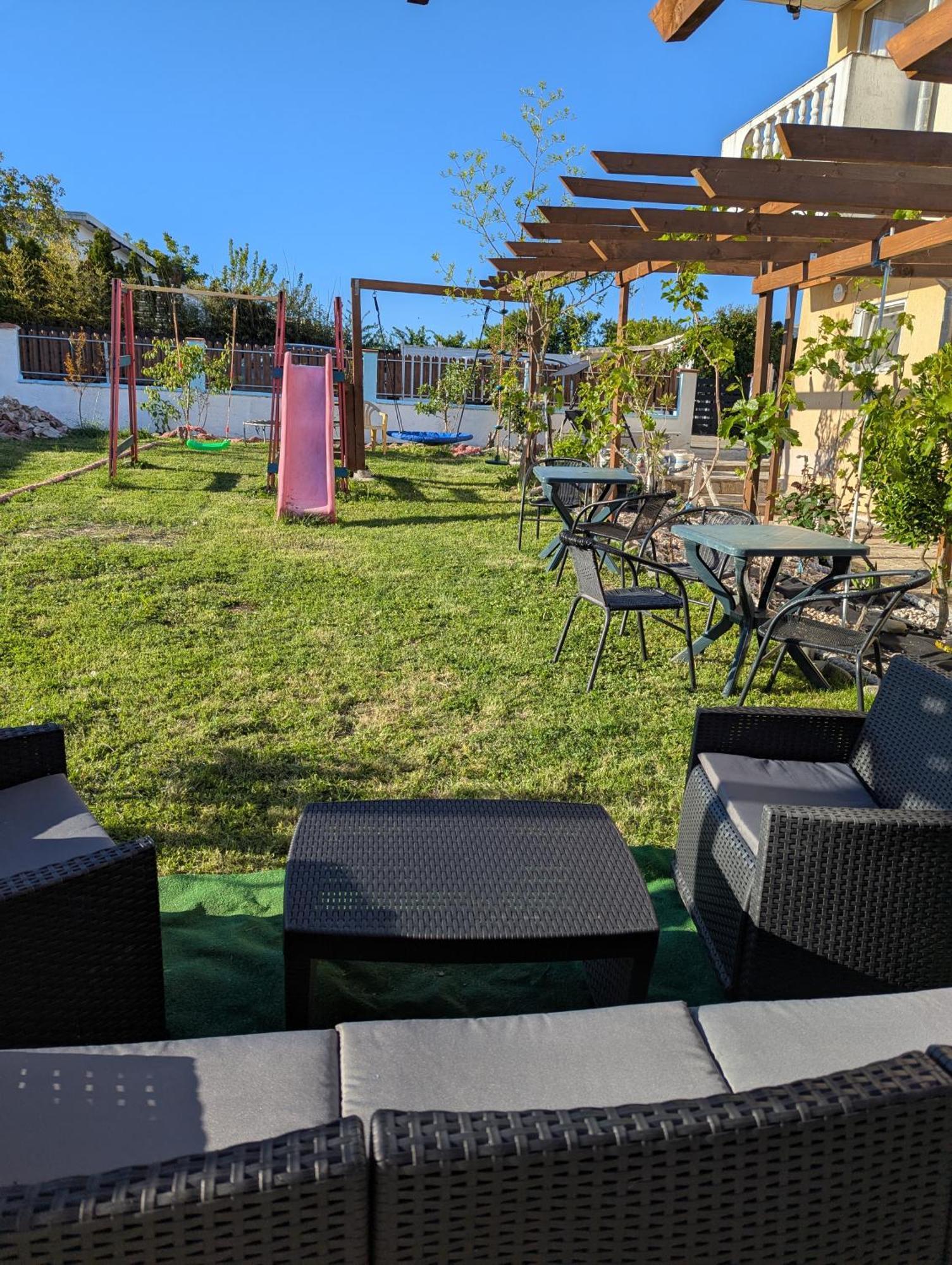 Guest House Chalakov 辛尼莫雷特 外观 照片